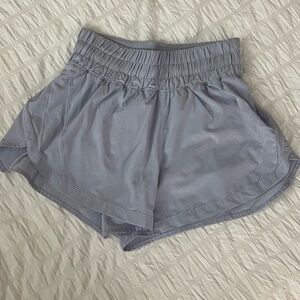 Lululemon high rise track that shorts size 4